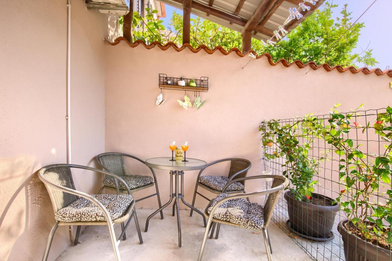 Amphitheater 3+2 Modern Apartment With Terrace, Wifi, Netflix Pula Exterior photo