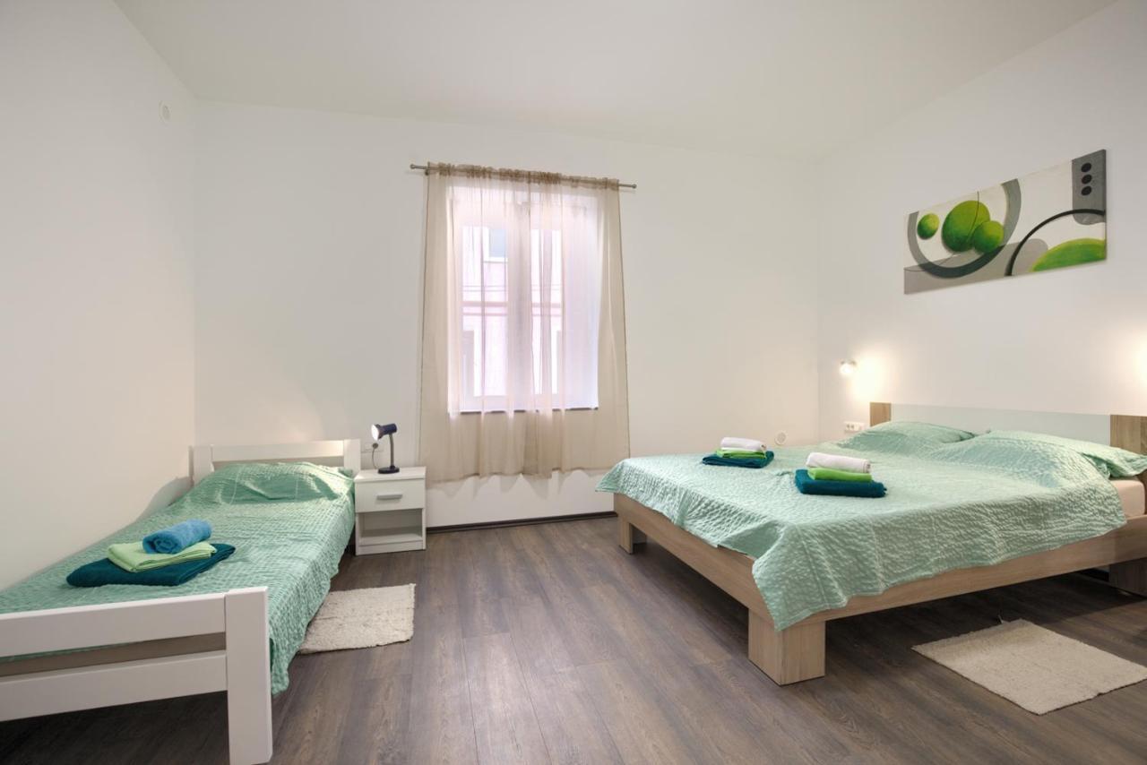 Amphitheater 3+2 Modern Apartment With Terrace, Wifi, Netflix Pula Exterior photo