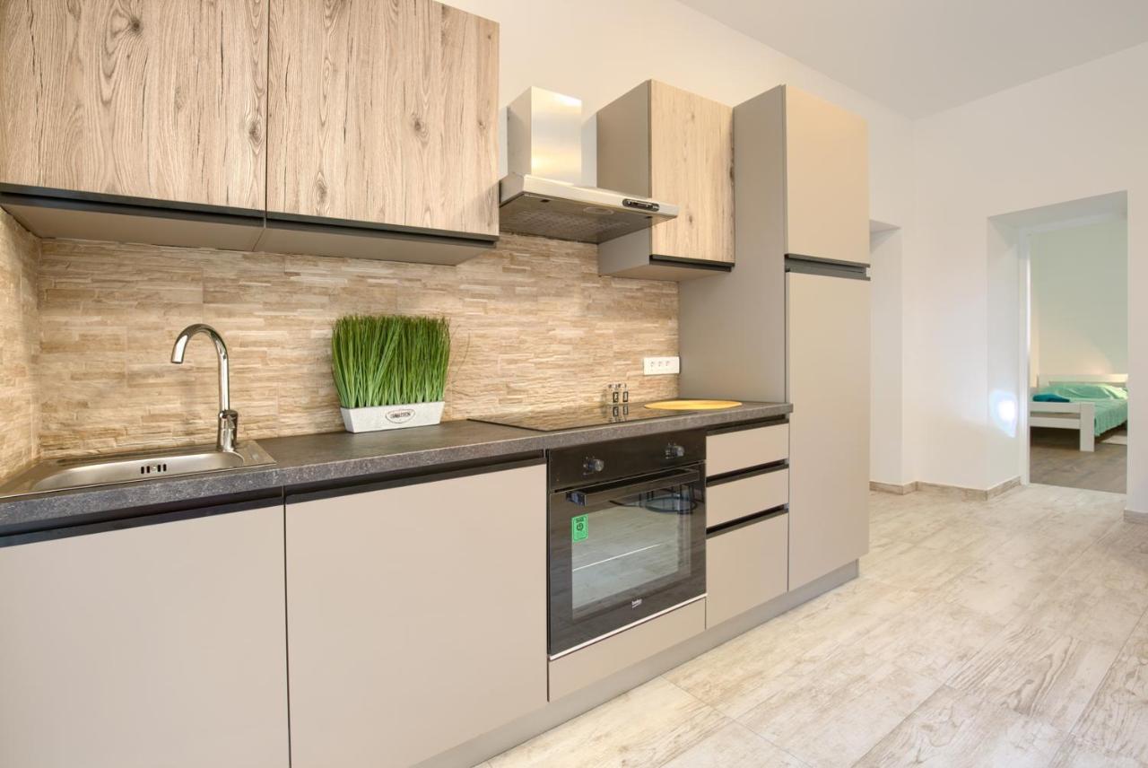 Amphitheater 3+2 Modern Apartment With Terrace, Wifi, Netflix Pula Exterior photo